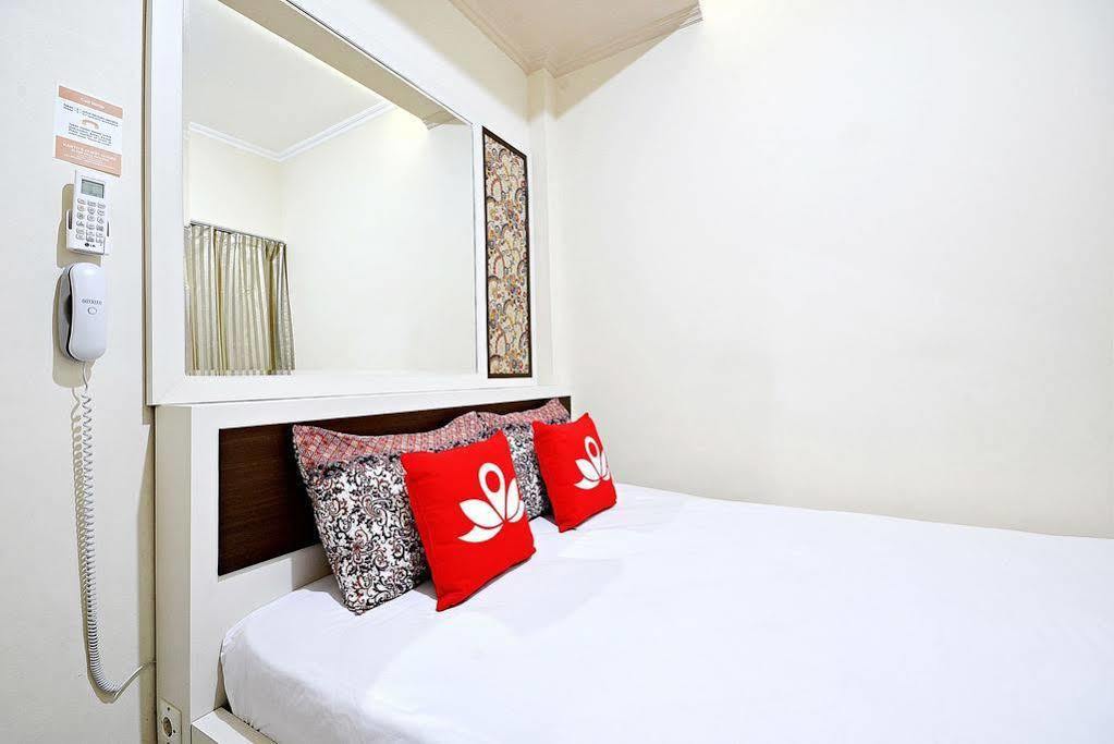 Zen Rooms Cideng Barat Cakarta Dış mekan fotoğraf